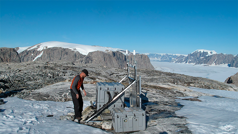 2024_Изучение-льдов-в-Гренландии-с-помощью-ГНСС.jpg